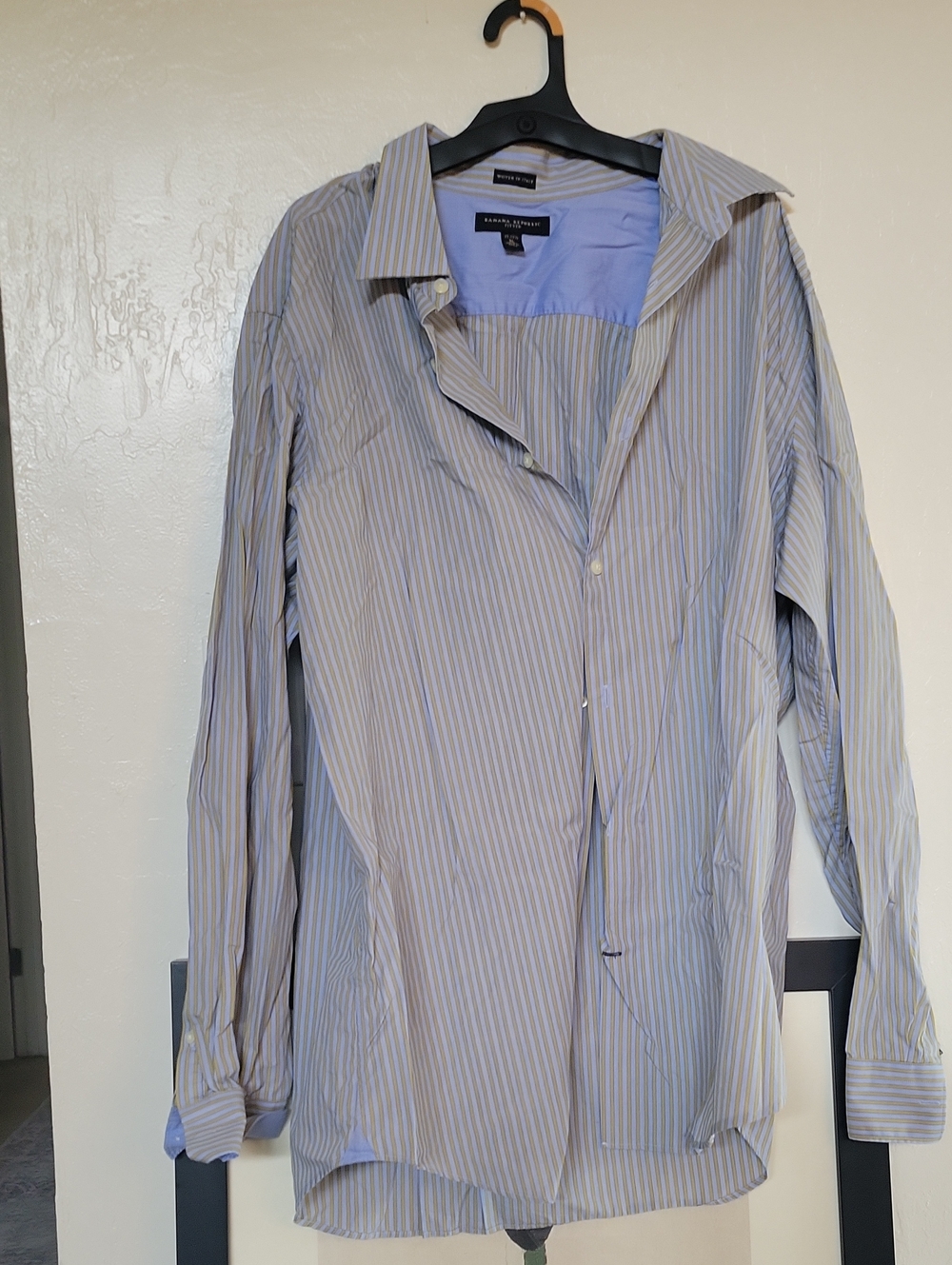 Banana Republic Pale Blue & White Pinstripe Dress Shirt